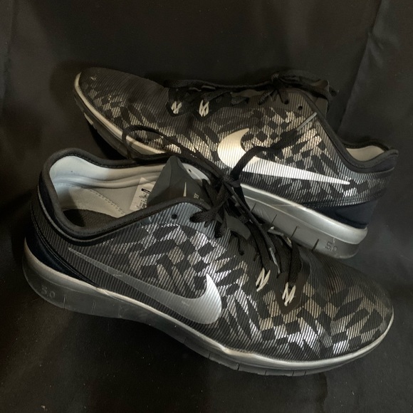 Women’s Nike Free TR 5.0 size 9 - Picture 1 of 4